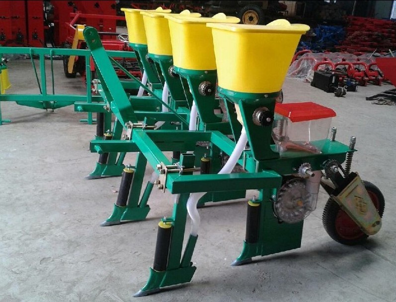 高效精準(zhǔn)作業(yè) 4行施肥精密玉米播種機(jī)2BYSF-4的技術(shù)特點(diǎn)與應(yīng)用價(jià)值